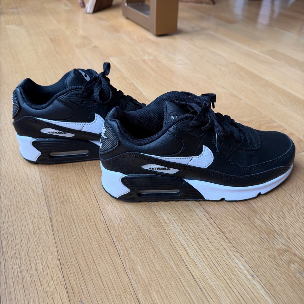 Nike Air Max 90 LTR black and white